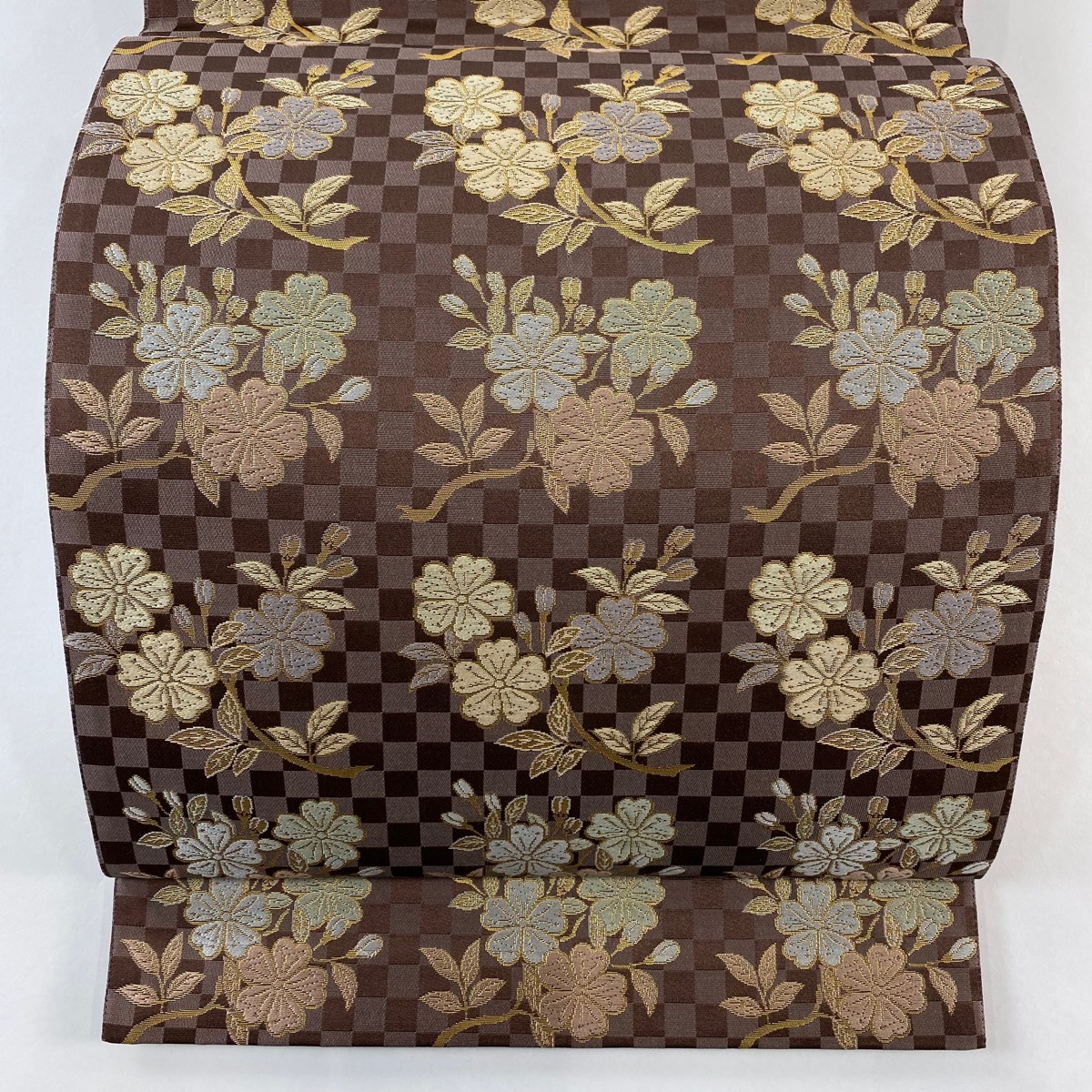 【美品】 袋帯 名品 箔屋清兵衛 落款 草木染 桜 市松 箔 小豆色 六通 正絹 【中古】拍卖