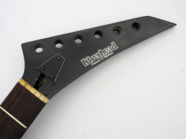 Riverhead リバーヘッド コンコルドヘッドネック つばだしレギュラー22F Charvel型 黒 程度良し 84年製Riverhead ストラト型ギター拍卖