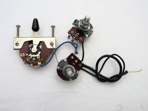 Riverhead リバーヘッド DM-30型スイッチ&電装パーツ 1V1T 2PU用 84年製Riverhead ストラト型ギター拍卖