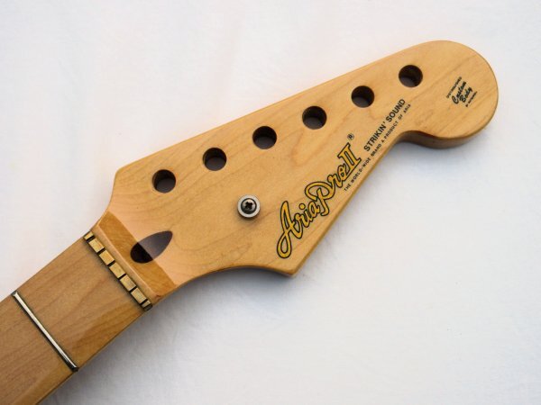 Aria proⅡ アリア ストラト型ネック スモールヘッド メイプル1ピース ブラスナット マツモク製 上物 80年製Aria proⅡ ST-600CD拍卖