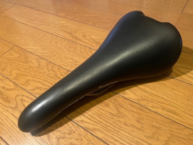 セライタリア Flite チタニウム拍卖