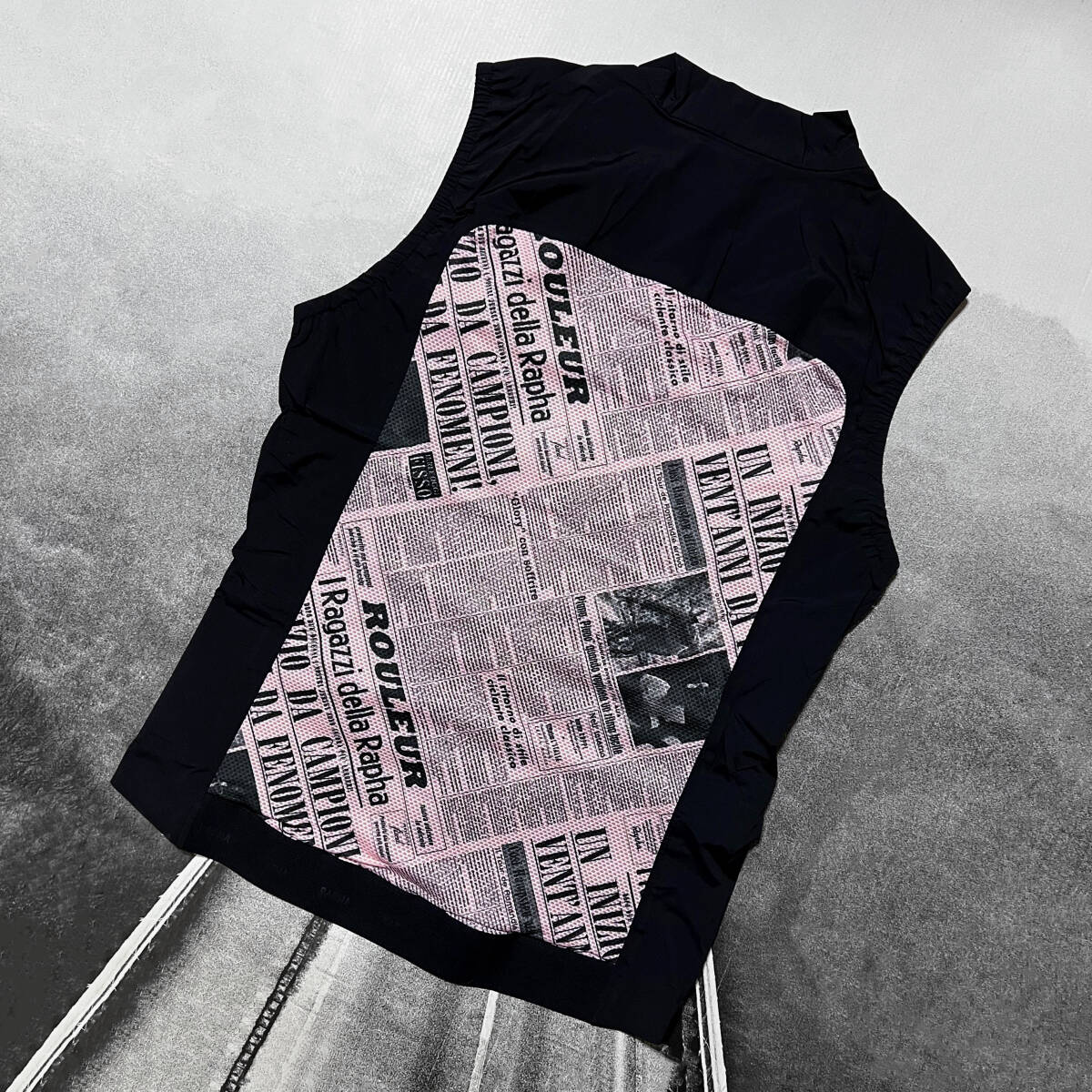 新品 Rapha 特別限定版 Men's Pro Team Gazetta Gilet Lサイズ ブラック ラファ メンズ プロチーム ガゼッタ ジレ ベスト拍卖