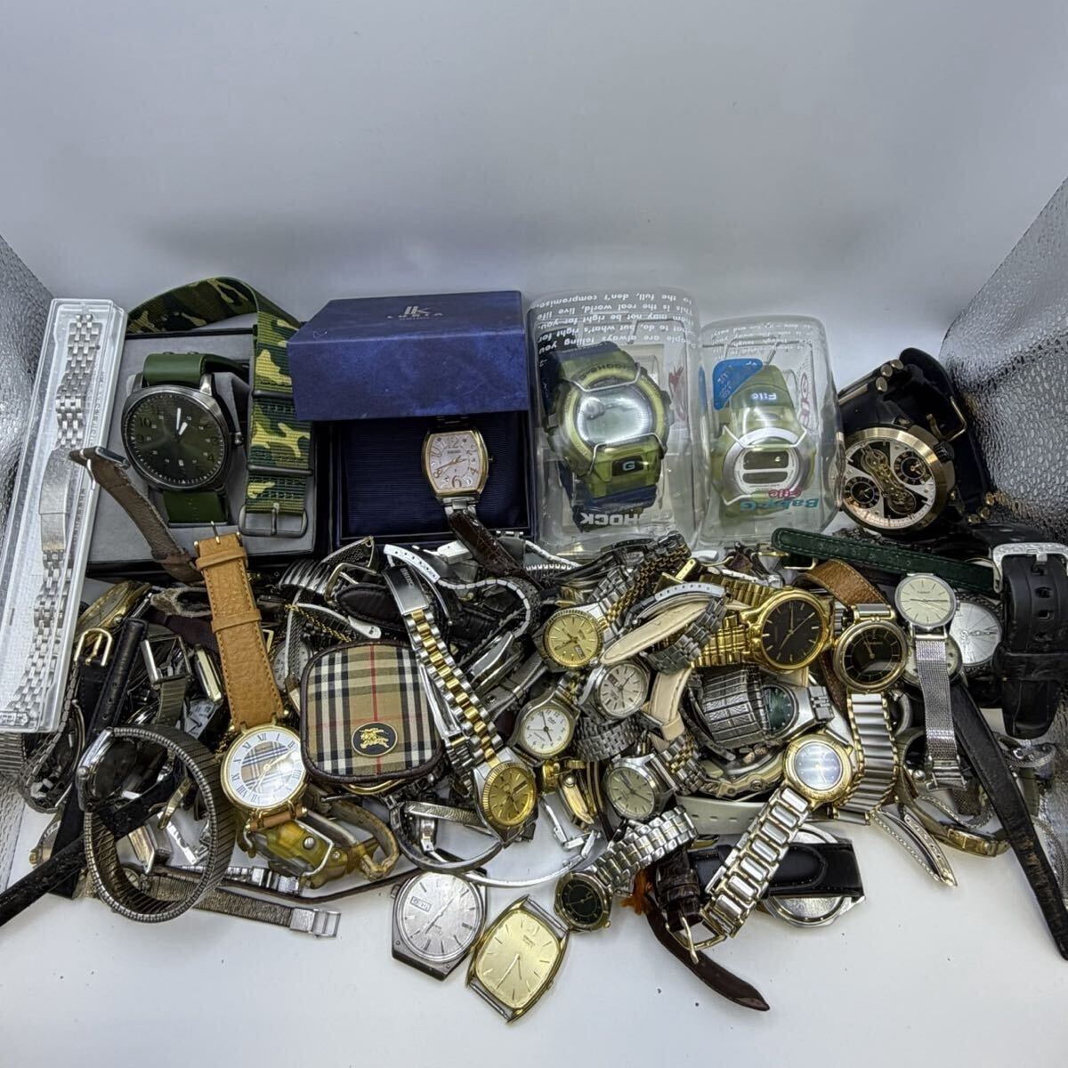 YVES SAINT LAURENT BURBERRY SEIKO G-SHOCK ブランド時計 ジャンク 山 まとめ 約3300g 3.3キロ 拍卖