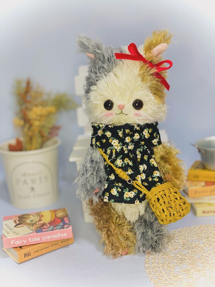 ★きいろのショルダーバックの三毛にゃんこ★ 猫 ぬいぐるみ ハンドメイド モヘア 20㎝ 売上の一部を保護活動へ拍卖