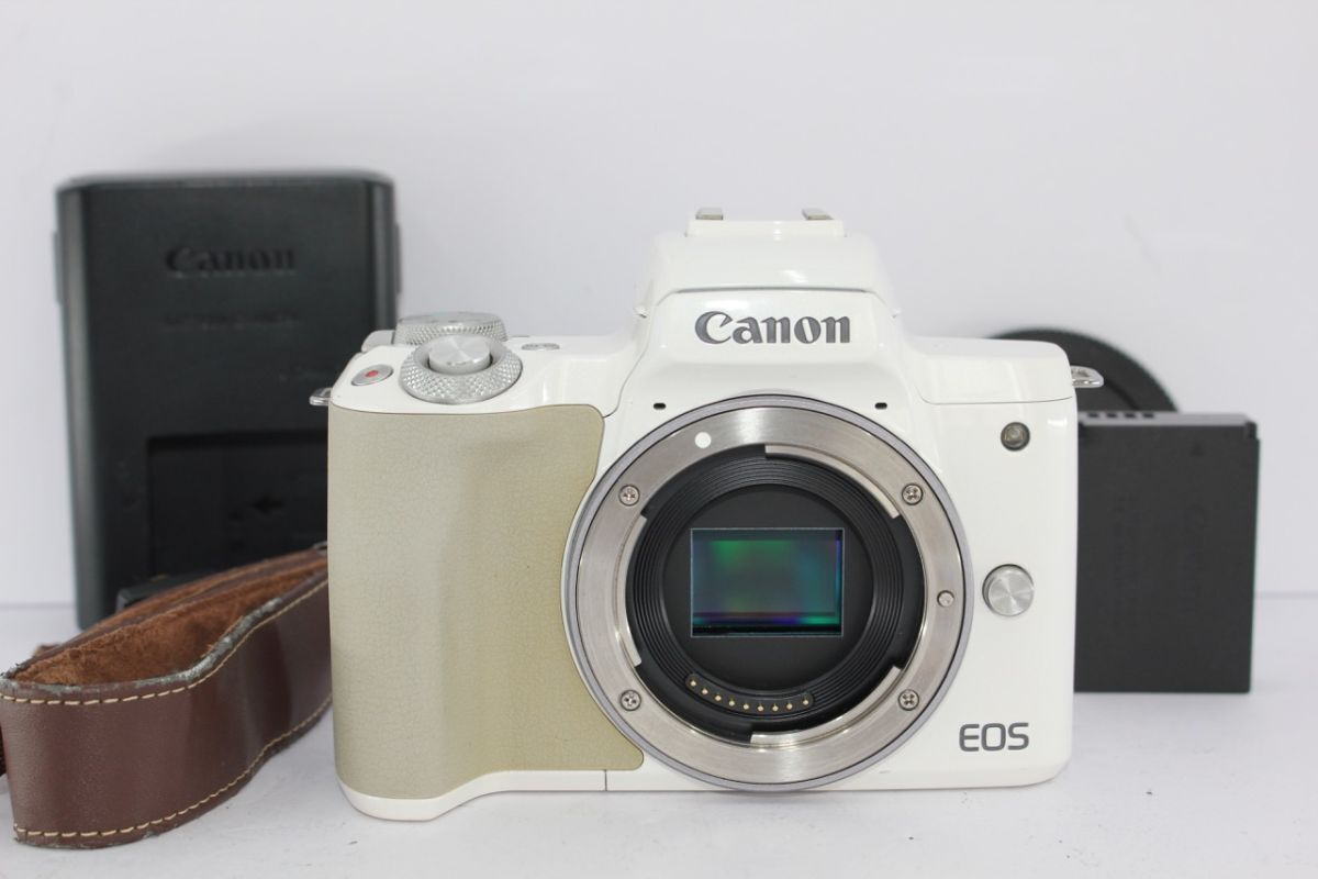 ★特上品★キヤノン CANON EOS Kiss M ボディ ホワイト 《キャップ ストラップ 付き》 #A5600拍卖