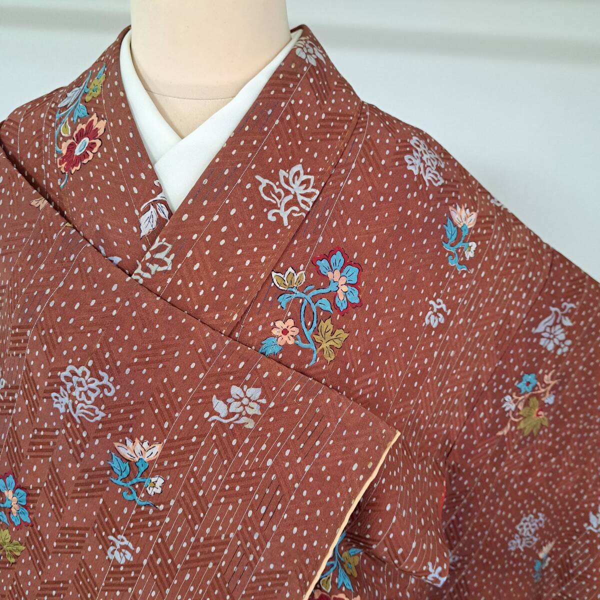 即決■着物の越田■裄62 身丈147.5正絹 アンティーク着物 花柄 銀糸 カジュアル リメイクにも■め03R12拍卖