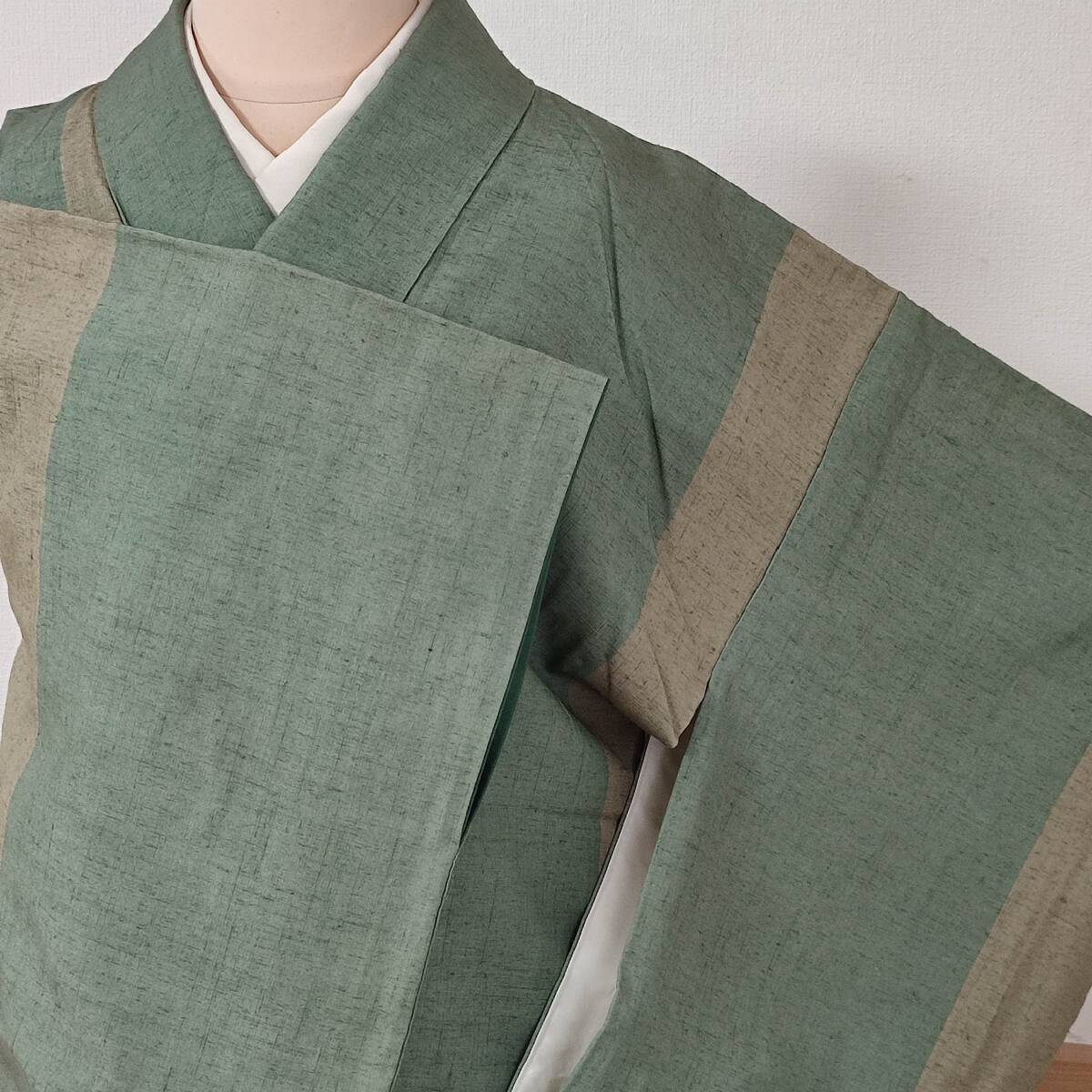 即決■着物の越田■裄64身丈161 紬 袷 くすみグリーン系 カジュアル着物 縦縞 ストライプ■め09E05拍卖