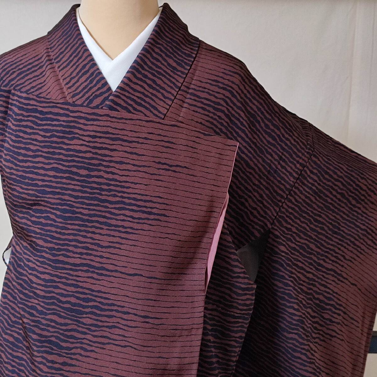 即決■着物の越田■裄68身丈161 正絹 小紋 袷 ブラウン系 茶色系 個性的 裄長■め23E10拍卖