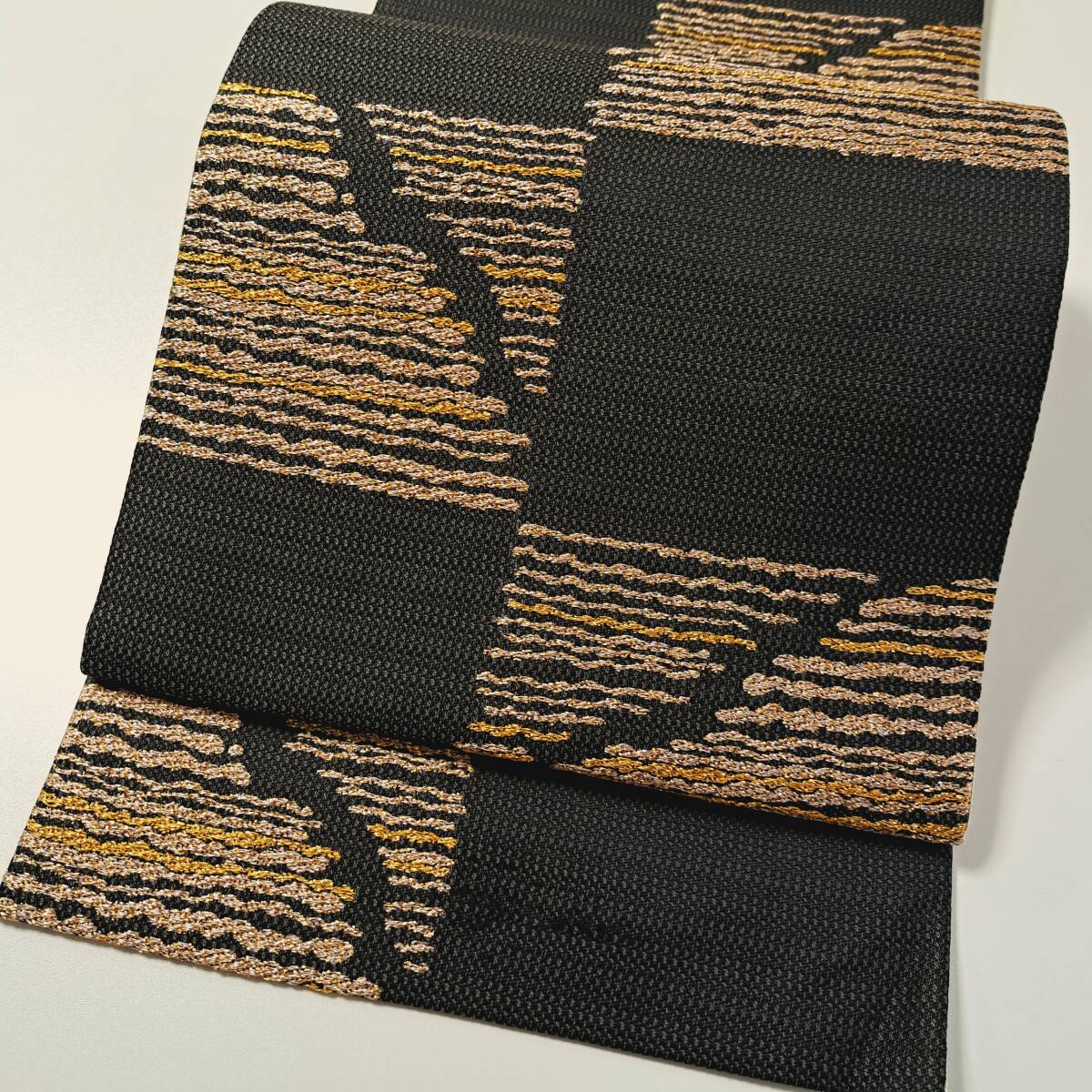 即決■着物の越田■幅31 長さ441.5 黒地 金糸 市松模様 双◇め25J07拍卖