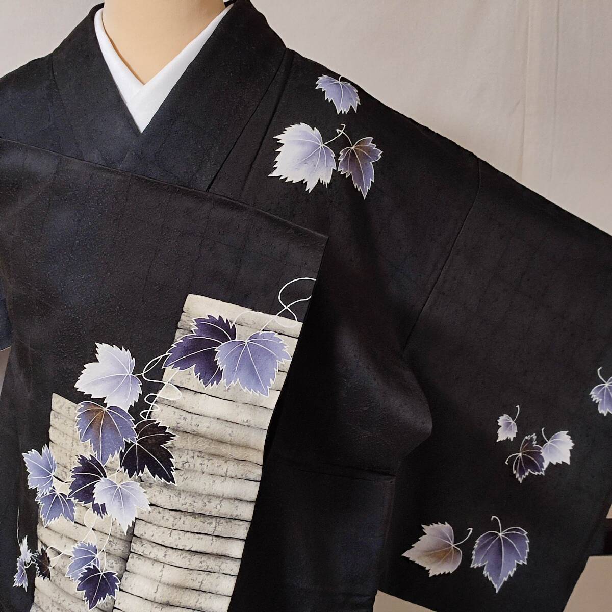 即決■着物の越田■裄66身丈157 正絹 付下げ 袷 美品 地紋 モノトーン系 蔦文様 双◇め28E08拍卖