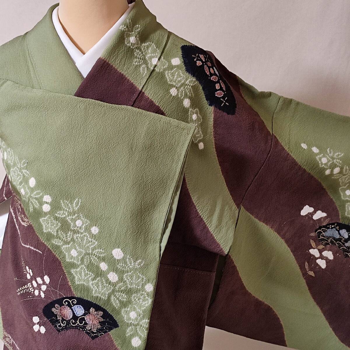 即決■着物の越田■裄65.5身丈155.5 正絹 訪問着 袷 一つ紋 丸に五三桐 絞り有 金彩加工 落款有り 吾◇め28E09拍卖