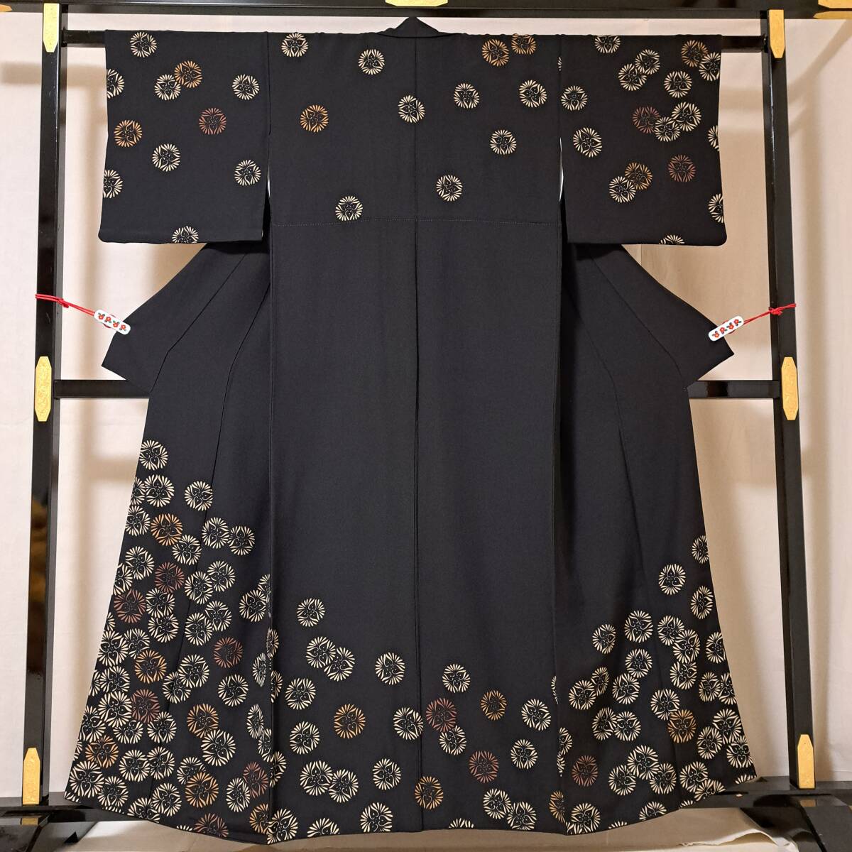 即決■着物の越田■裄63身丈158 正絹 付下げ 紋無し 美品 黒地 おしゃれ着等に 双◇め29R02拍卖