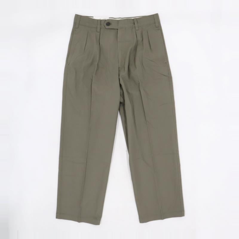 ユニクロU ワイドフィットタックチノ拍卖