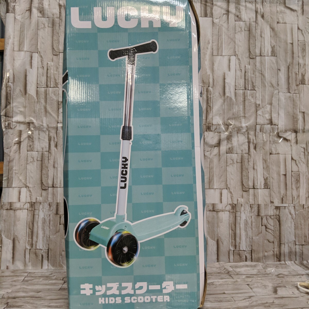 SKSZ1456 ● キックスクーター 新品未使用 LUCKY キッズスクーター キックボード 折りたたみ式 子供用拍卖