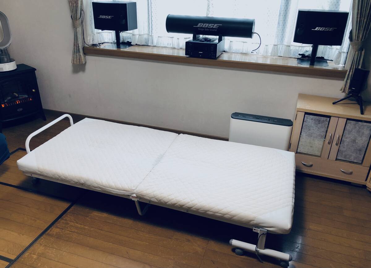 折りたたみベッド 折り畳みベッド 簡易ベッド パイプベッド 白色 背もたれ角度調整可 中古 引取り限定(東京都:目黒区)拍卖