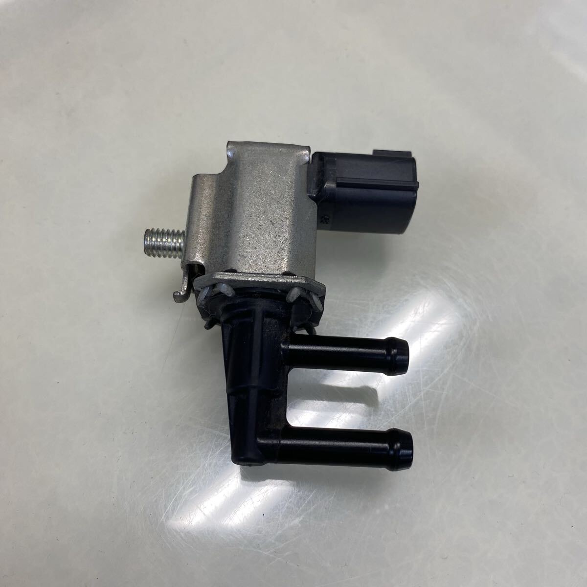 スズキ ワゴンR 純正キャニスターパージバルブ 18114-74P00 拍卖