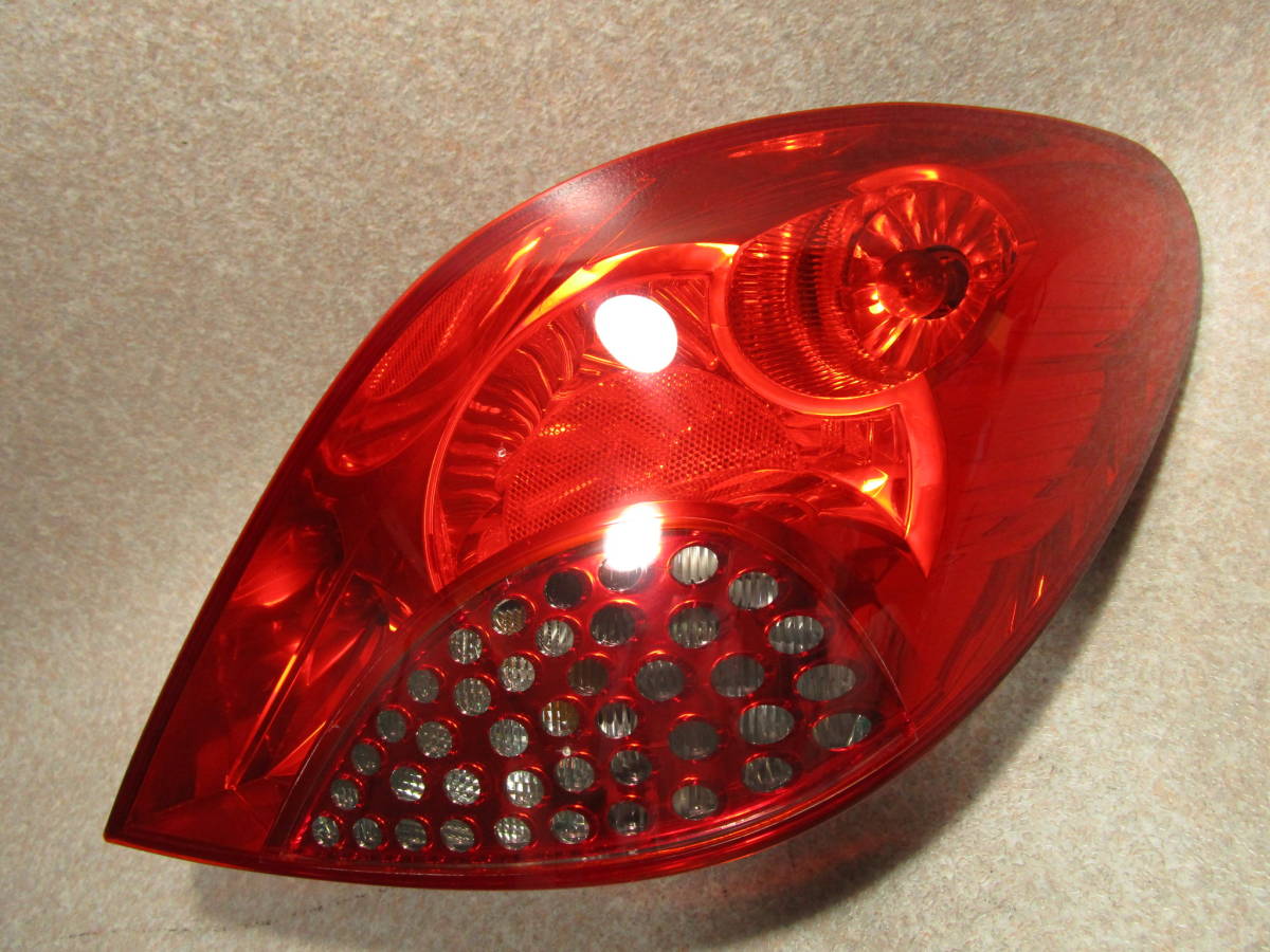 プジョー 207 A75FW テールランプ 右拍卖