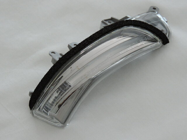 トヨタ純正 30系プリウス 前期型用 LEDドアミラーウィンカーレンズ 右側 RH 補修用パーツ 30系 プリウス 後期or40系 プリウスα に流用可能拍卖