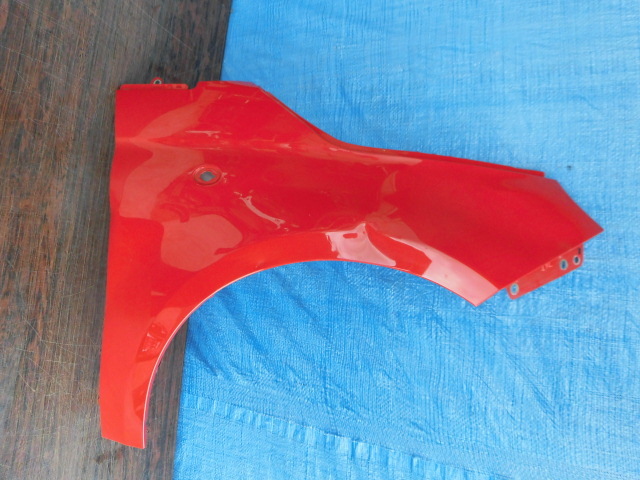 AM234 フィアット 500 フェンダー 右 赤拍卖