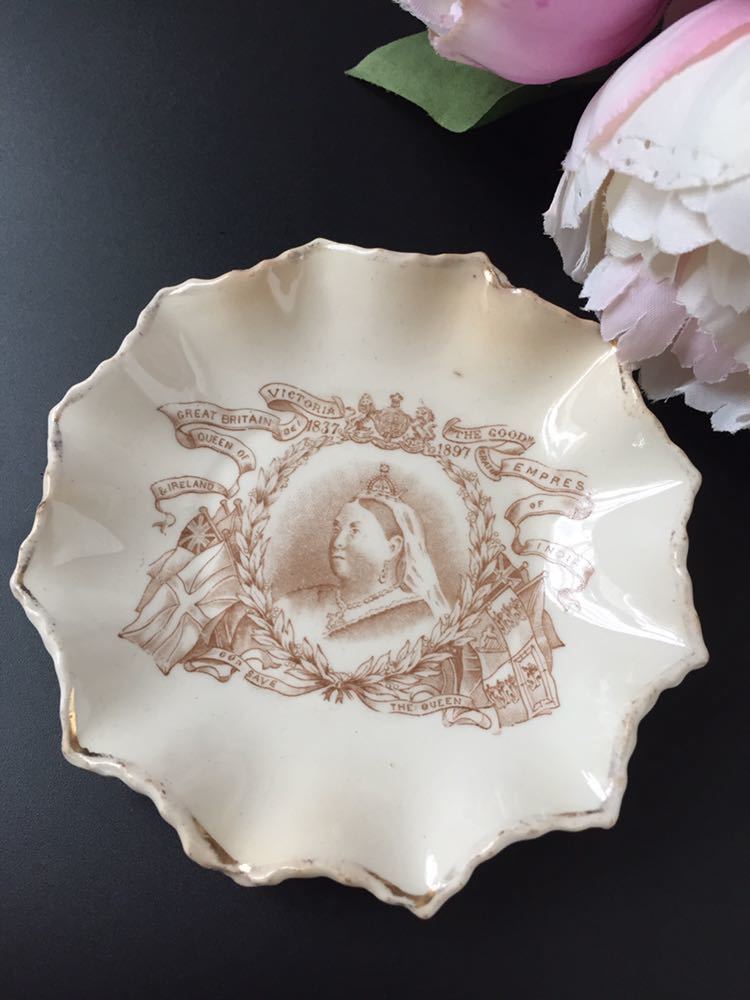 英国 アンティーク ◆ 英国王室 ロイヤルファミリー ◆ 1897年 ヴィクトリア女王 ダイアモンドジュビリー 記念ディッシュ拍卖