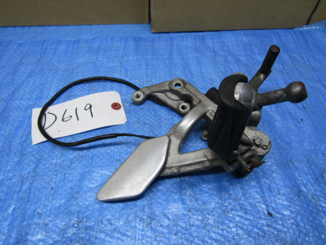 TZR50 ヤマハ ステップ 右(ペダル付き) 1台分解体部品多数出品☆彡拍卖