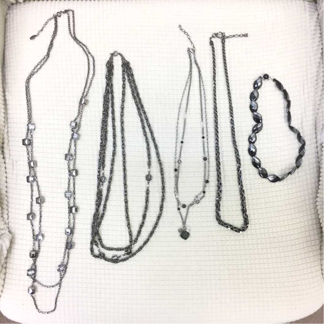 【ネックレス】5点セット いぶし銀色や黒系の色合い 格好良い ビンテージ調 アンティーク調 チェーン拍卖