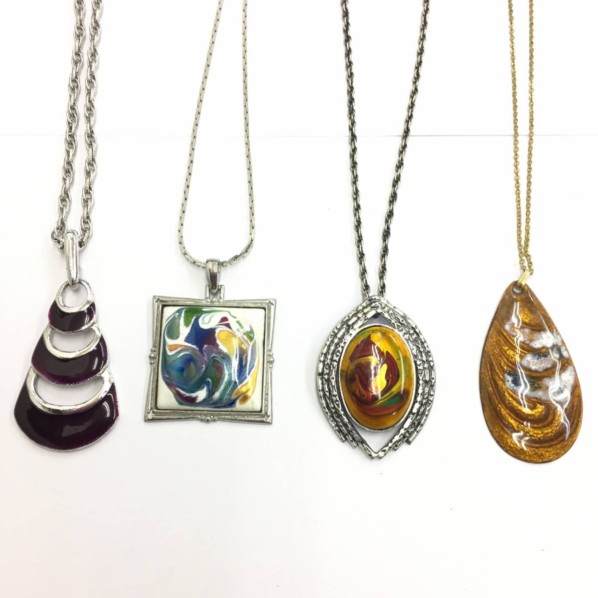【ネックレス】4点セット ペンダント 七宝のような雰囲気 アンティーク調 ビンテージ調 ハイセンス 拍卖