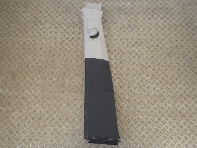 【Y0314】 美品 中古 VW Tiguan ティグアン TDI 4MOTION Highline 5NDFGF 2020年1月 左 センターピラー Bピラー トリム 内貼り 即決拍卖