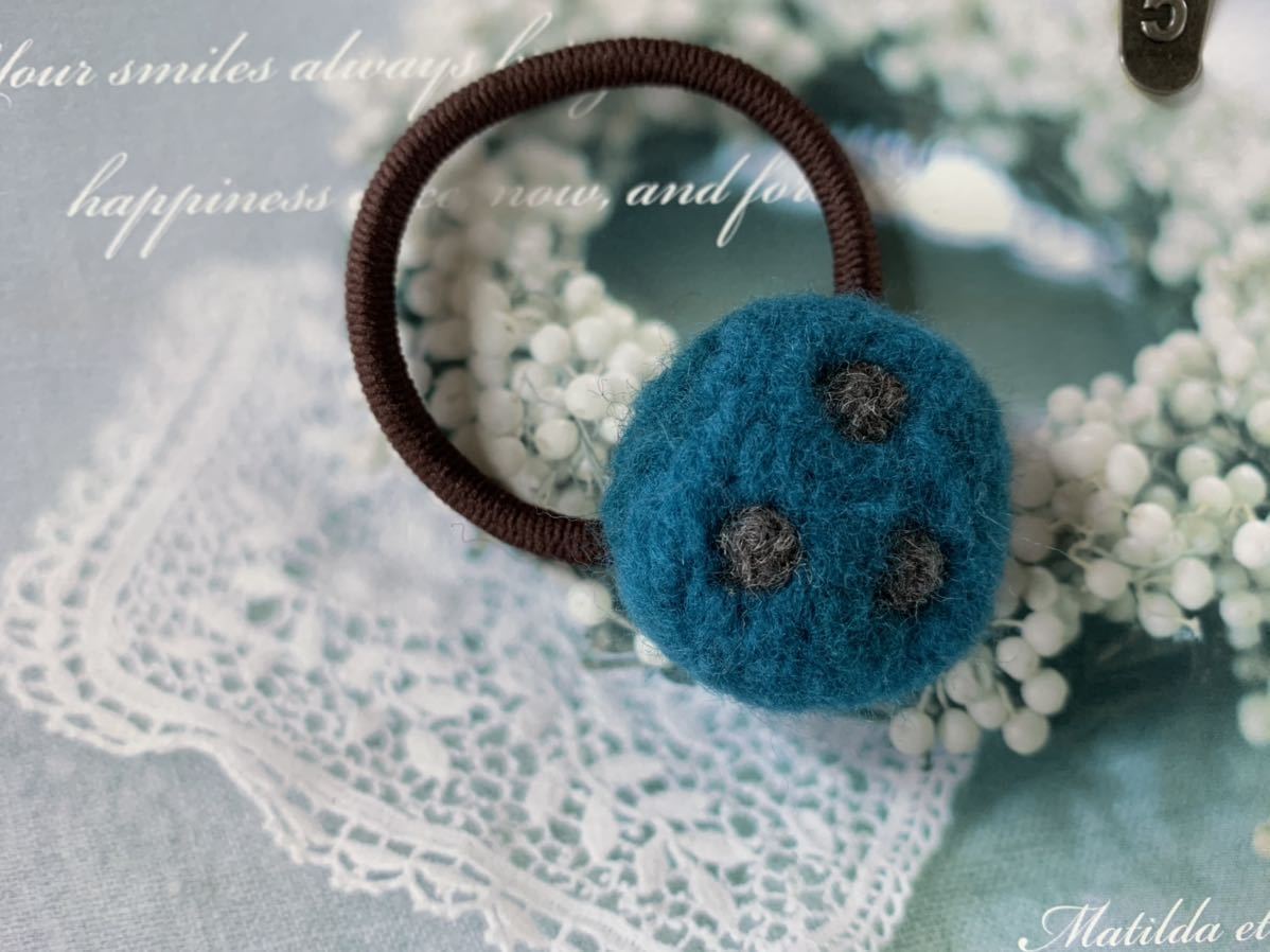 ハンドメイド 羊毛フェルト ヘアゴム 水玉 ブルー拍卖