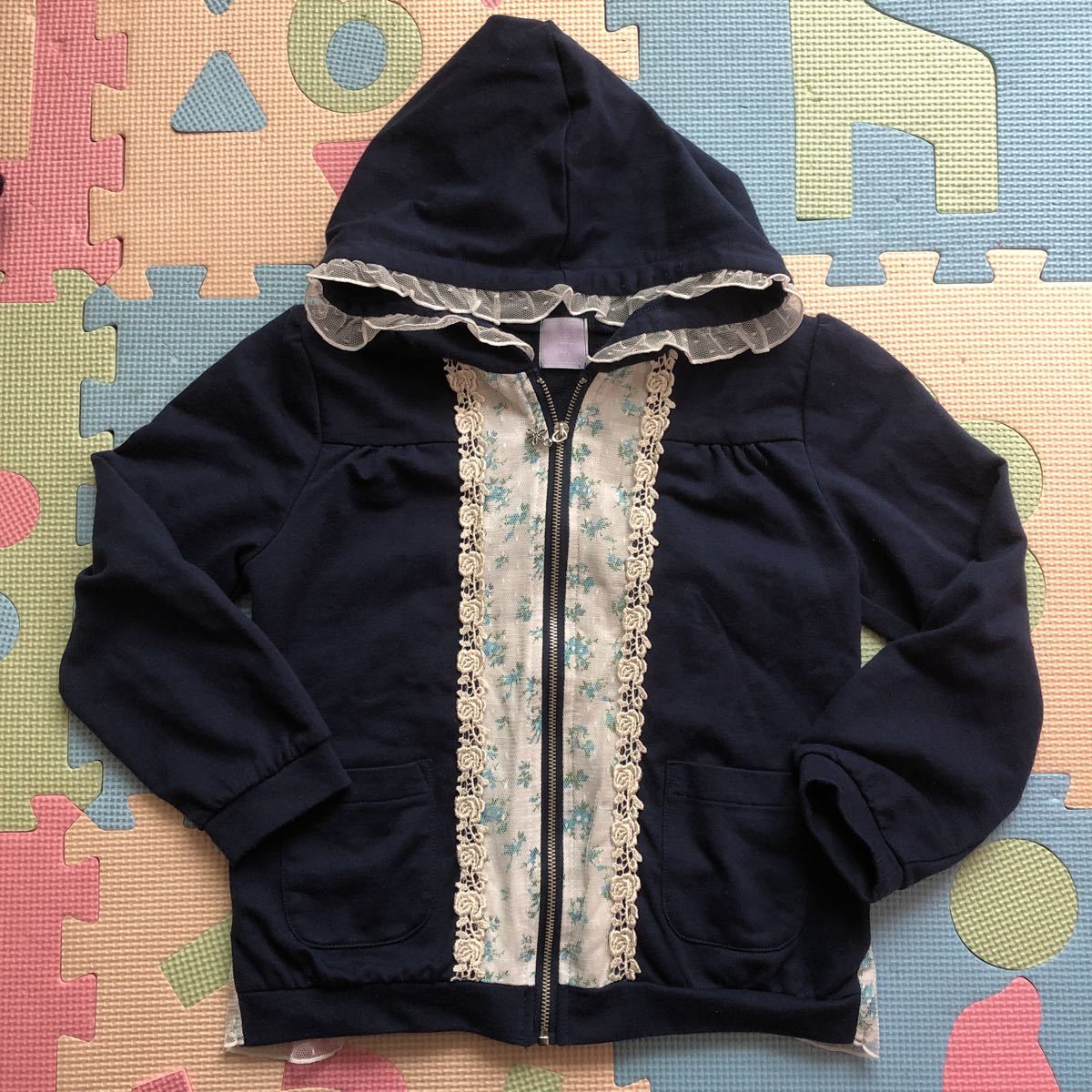 【美品即決】アクシーズファムとっても可愛い長袖パーカー120cm 羽織り物拍卖