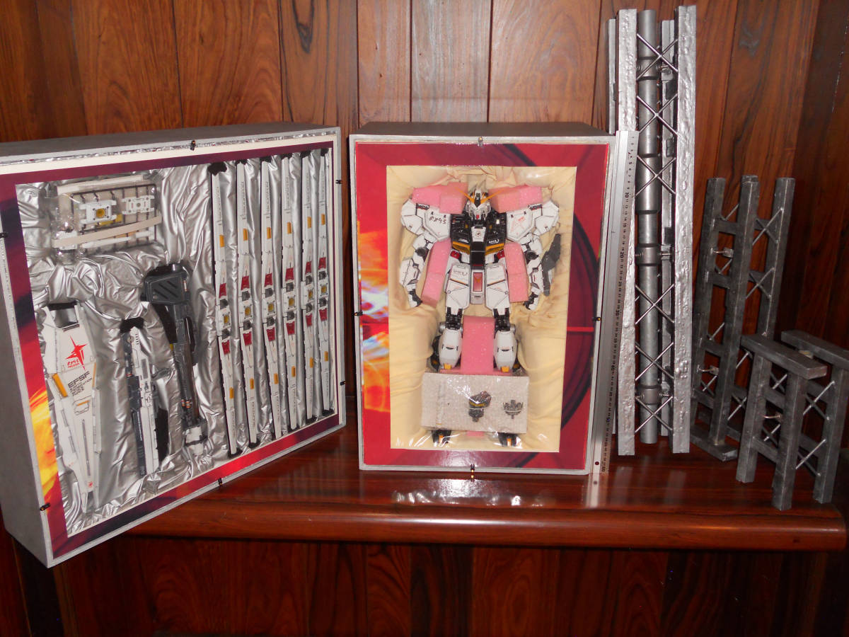 RX-93 GANDAM SILVER COMPLETE BOX 情景セット ガンダム拍卖