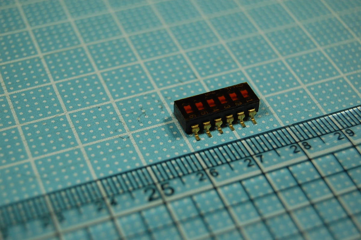 中古 電子部品 デップスイッチ FUJISOKU SMS706 表面実装タイプ 6回路 20個 ほぼ未使用 現状渡し ジャンク扱いにて 拍卖