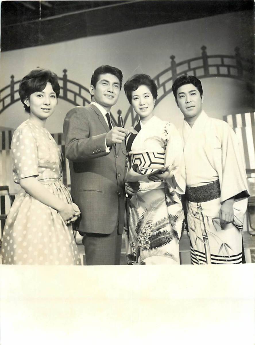 p40697『仲よし音頭 日本一だよ』スチル 本郷功次郎 中村鴈治郎 叶順子 三条江梨子 大瀬康一 浪花千栄子 小牧洋子拍卖