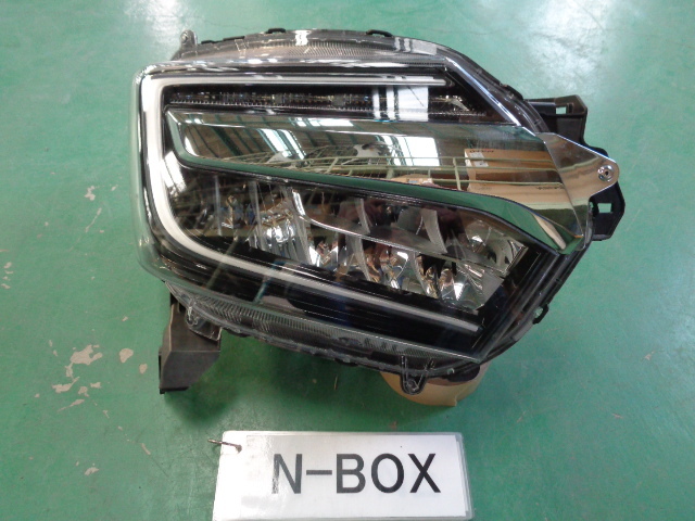N-BOX カスタム 右ヘッドランプユニット LED 即決 4631拍卖