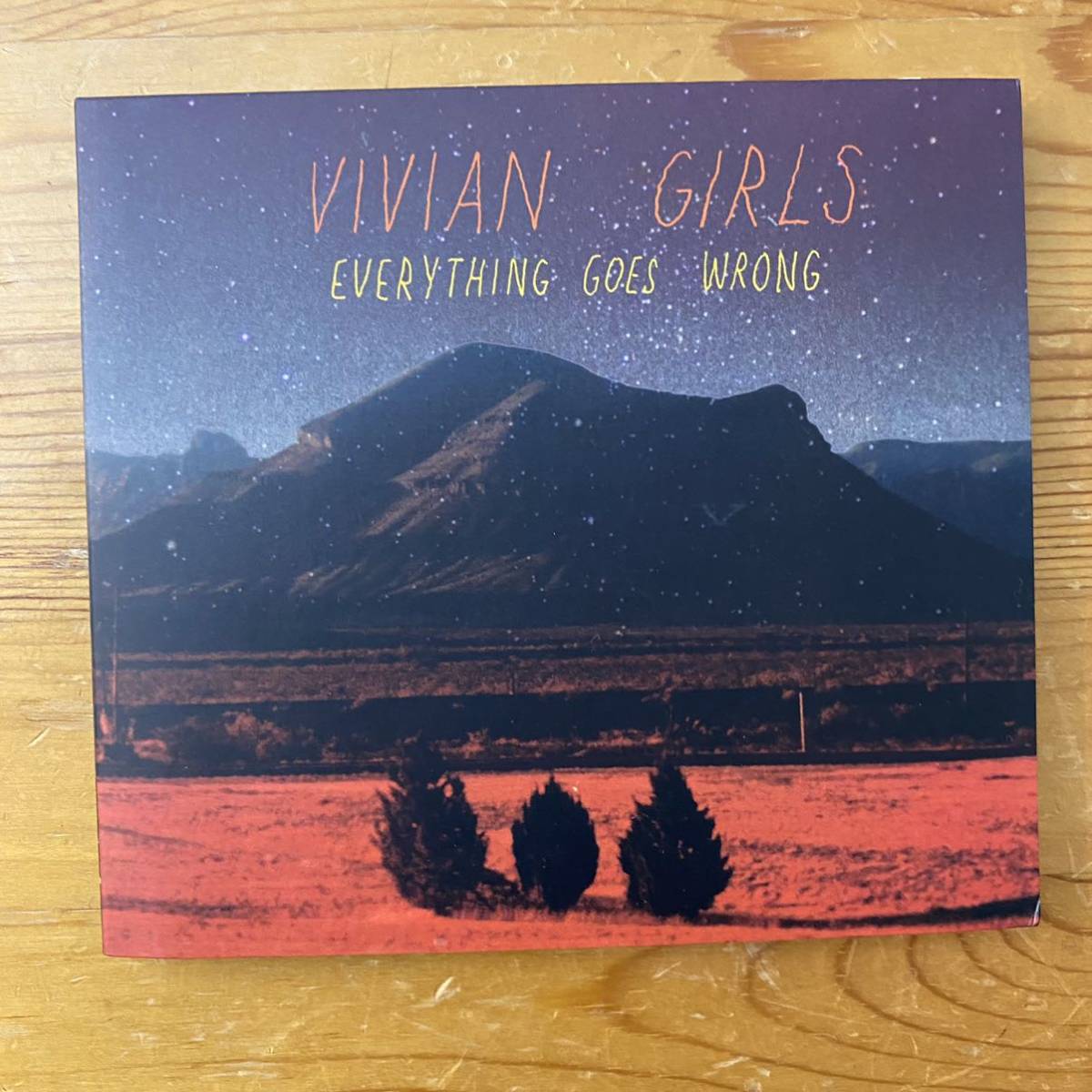 CD ★ ヴィヴィアン・ガールズ『Everything Goes Wrong』中古 VIVIAN GIRLS拍卖