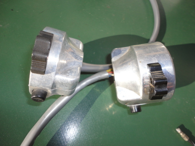 ホンダ純正 ドリームスーパースポーツCB72・CB77・CBM72 ウインカーSWとライトSW 左右2個セット(CL72・CL77・CM72・CB92・CB95)拍卖