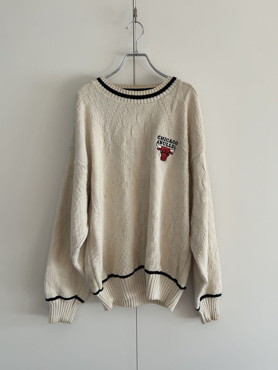 ナツメグ NUTMEG シカゴブルズ CHICAGO BULLS コットンニット L アイボリー 刺繍ロゴ 90s NBA公式 古着 USA製拍卖