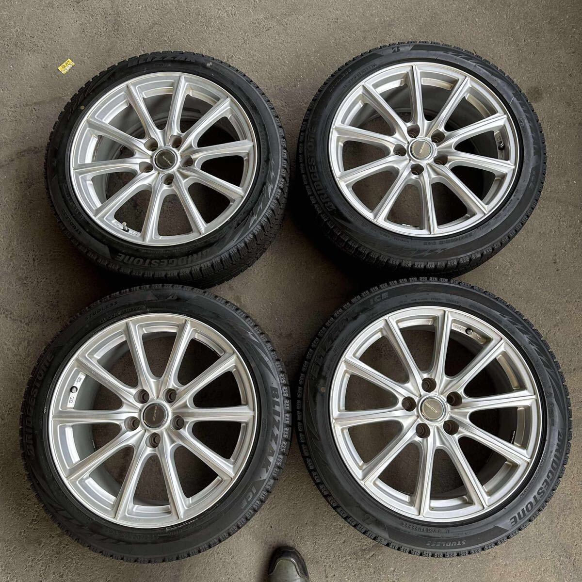 【6936 】バランスを調整済み 235/45R18 4本セット冬タイヤ ブリヂストンブリザックVRX2[2022年】ホイール 18x8jPCD114.3 ハブ60mm 穴5拍卖