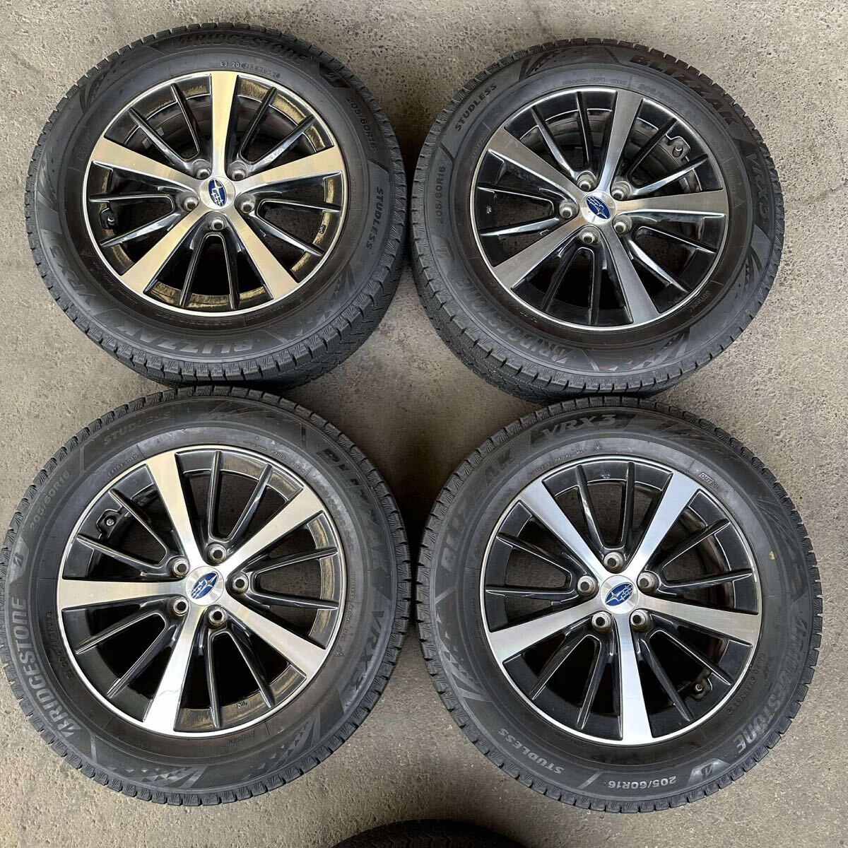【6944 】バランスを調整済み *205/60R16 ブリヂストンBLIZZAK VRX3【2022年】4本冬タイヤバリ山 ホイール 16x6.5j PCD100ハブ57mm 穴5拍卖