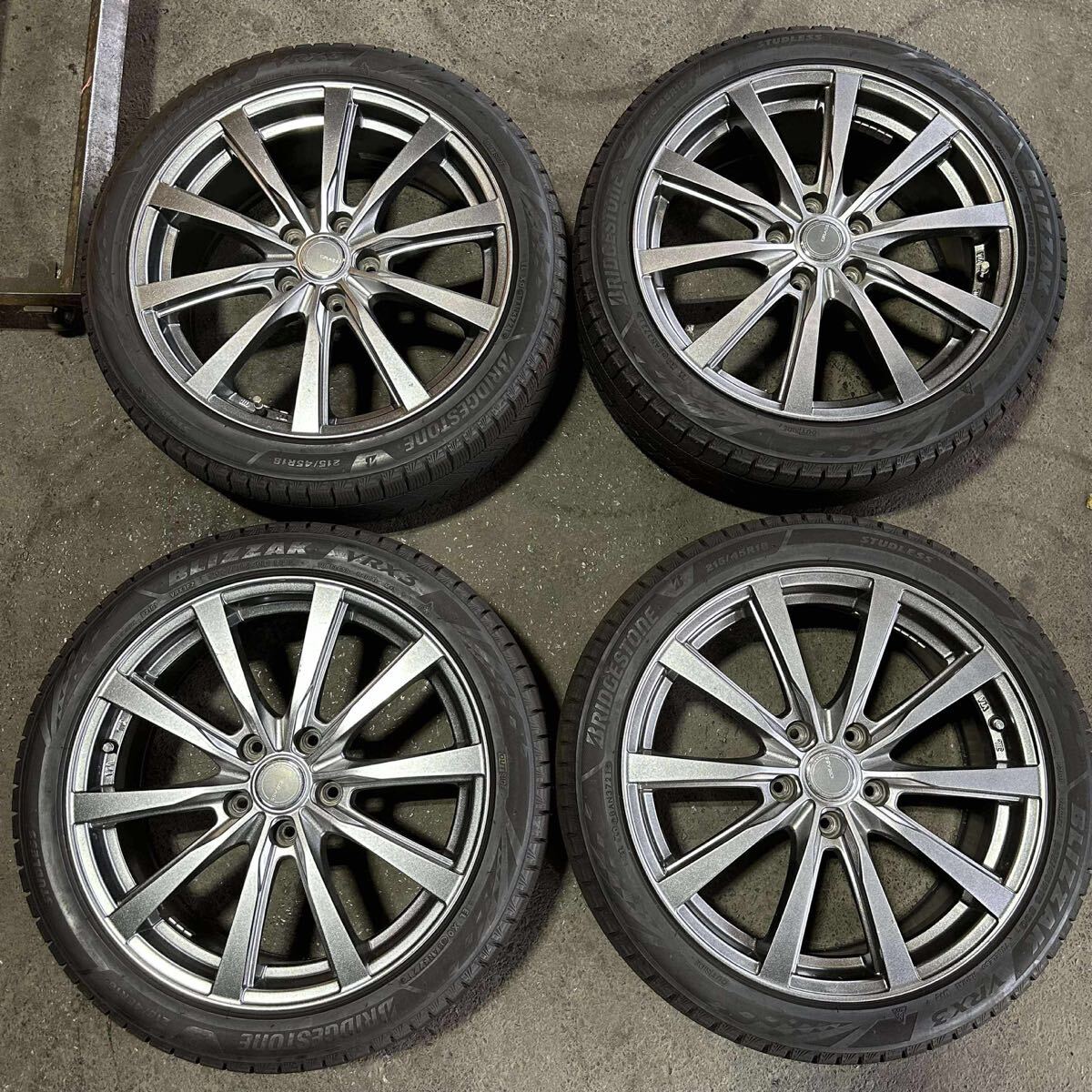 【6971 】バランスを調整済み 215/45R18 4本セット冬タイヤ ブリヂストンブリザックVRX3【2021年】ホイール 18X7J PCD114.3 ハブ73mm 穴5拍卖