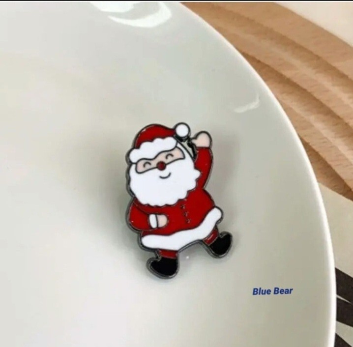 クリスマスピンバッジ 1個 北欧 サンタ全身 ピンバッジ ピンズ かわいい クリスマス拍卖