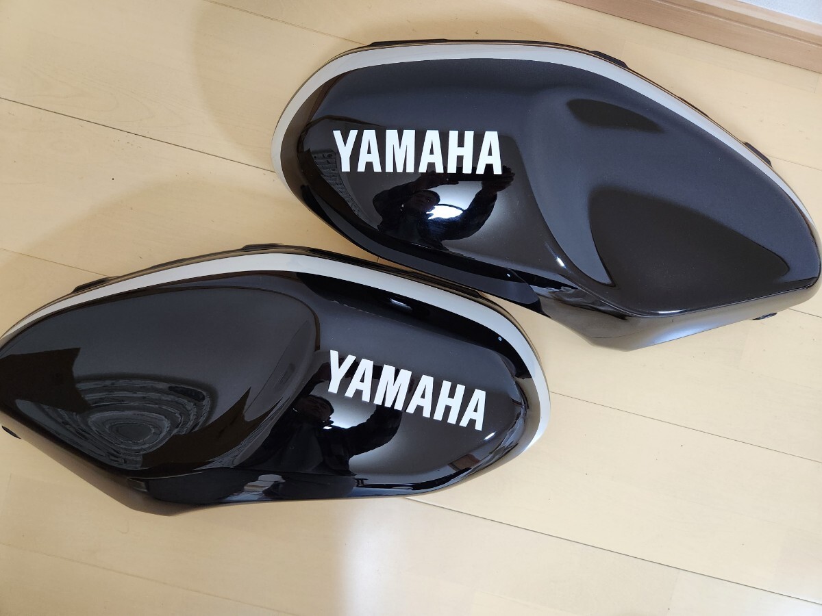 ヤマハXSR900 タンク サイドカバー黒 2016-2021 おまけ付き拍卖