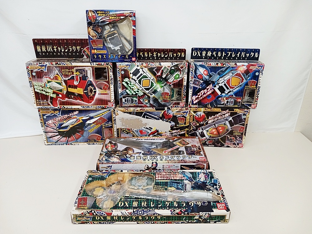 D2FM33-833 仮面ライダー ブレイド DXおもちゃ ベルト 剣 武器 変身アイテム まとめ売り 当時物 計9個【ジャンク】拍卖