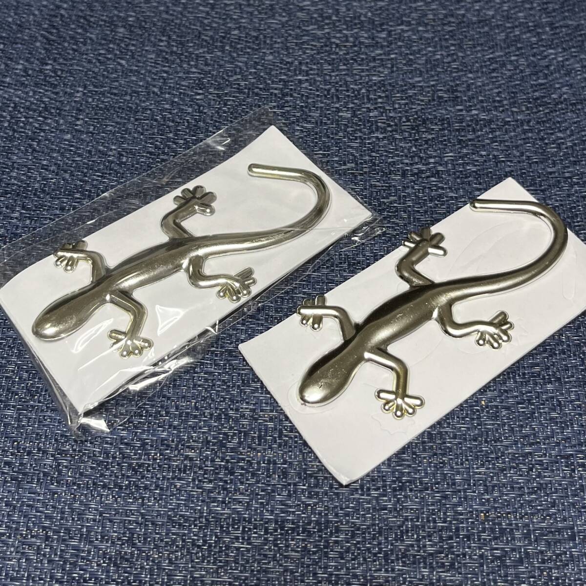アウディクワトロのシンボル ゲッコー(ヤモリ)エンブレム 2匹セット拍卖