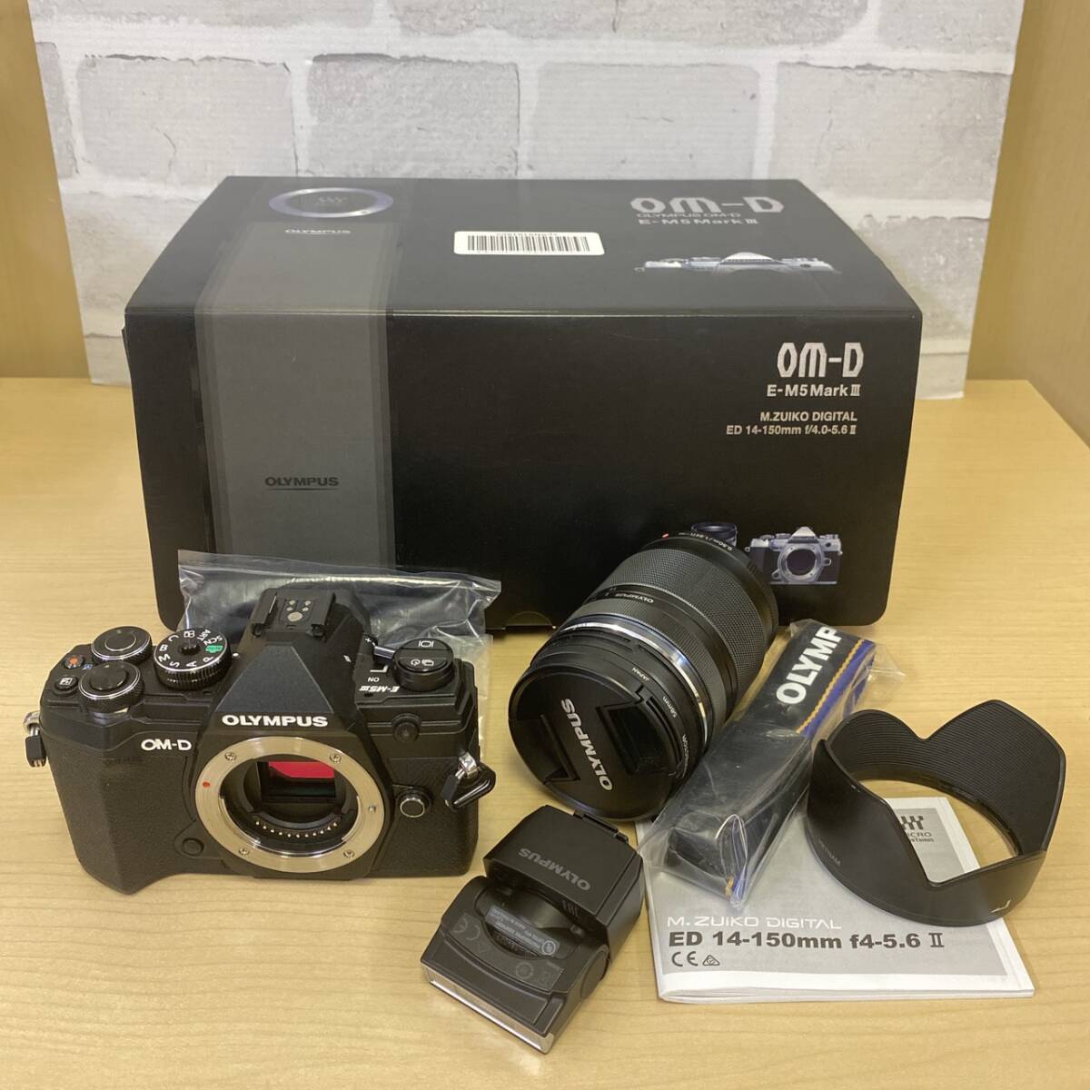 【T1006?】OLYMPUS オリンパスOM-D E-M5Ⅲ ミラーレス一眼レフ 簡易動作確認済み 充電器なし拍卖