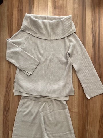 ドロワットロートレアモン☆オフタートルニット セーター☆セットアップ上☆ベージュ☆ウールカシミア☆極美品☆拍卖