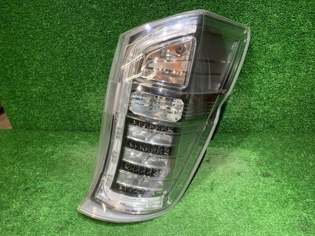ステップワゴン DBA-RK6 右テールランプ 33500-SZW-J31拍卖