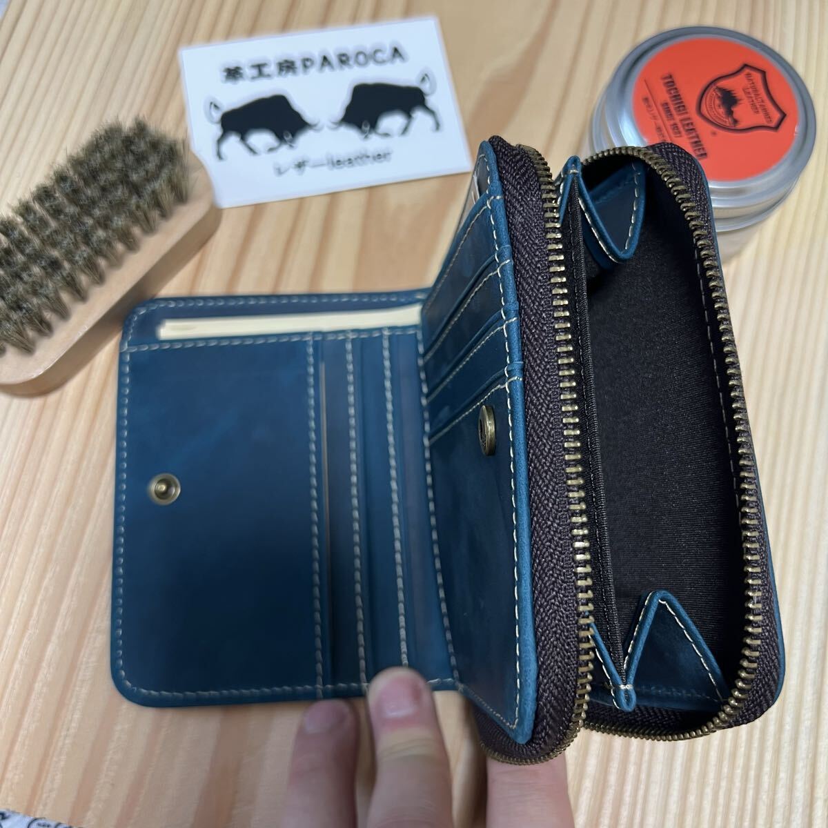 ネイビー イタリアンレザー「オイルドヌバック」牛ヌメ革/本革 コンパクト 小銭入れあり ミニ財布 手縫い仕上げ財布 ハンドメイド拍卖