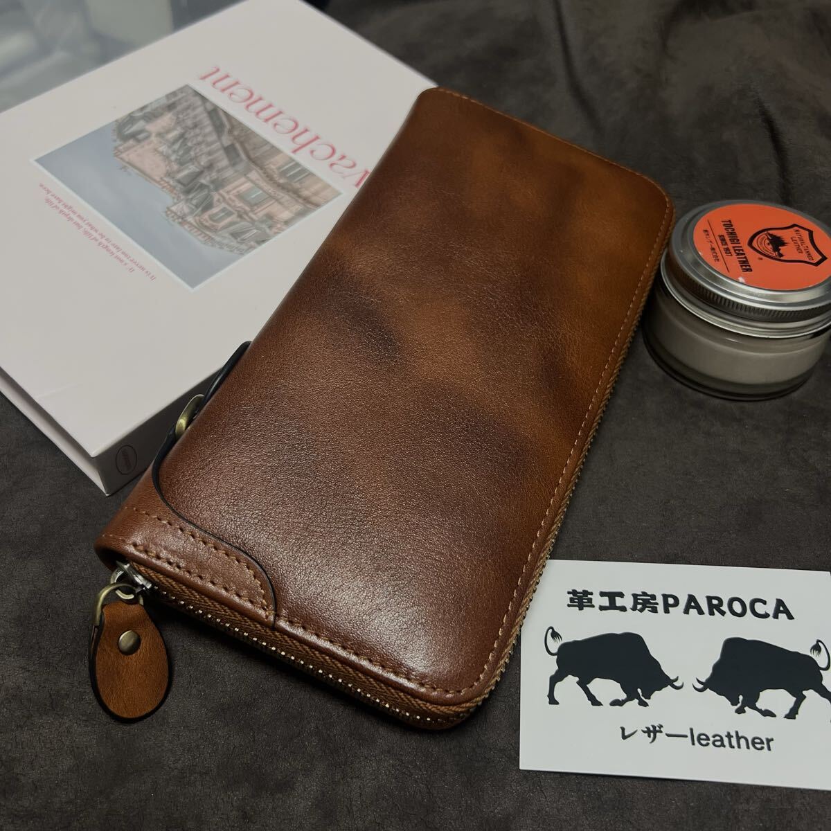 新作品 数量限定 ブラウン 手染めイタリアンレザー メンズ 牛革/本革男女兼用 ラウンドファスナー 長財布 カード入れ 小銭入れ拍卖