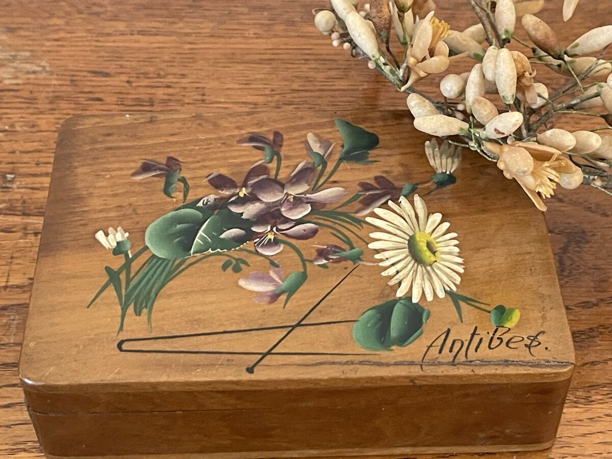 フランス アンティーク モシュリンヌ スミレとマーガレット 小物入れ 文具ケース拍卖